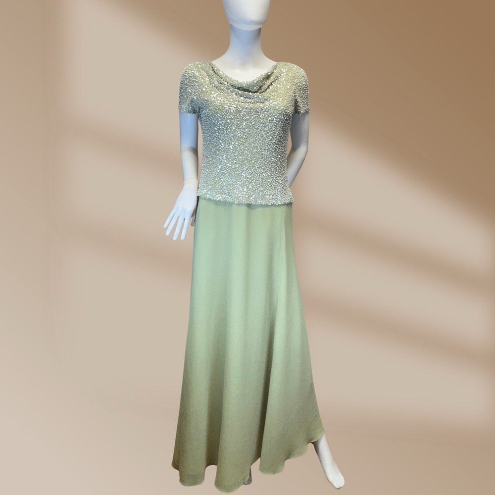 JKARA Ladies Beautiful Green Bead Embellished Cowl Neck Evening Gown Sz 6 Petite